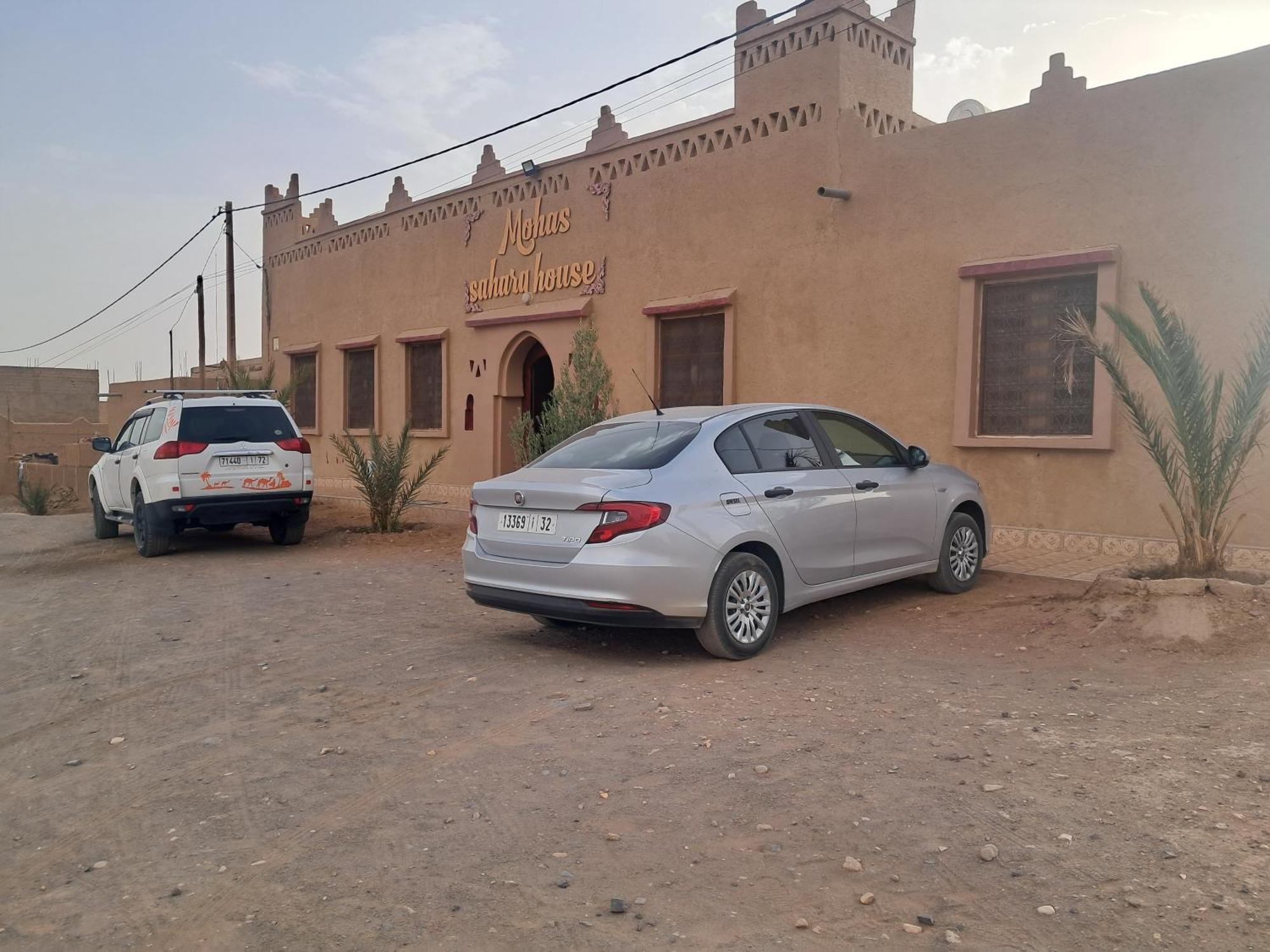 Готель Sahara House Мерзуга Екстер'єр фото